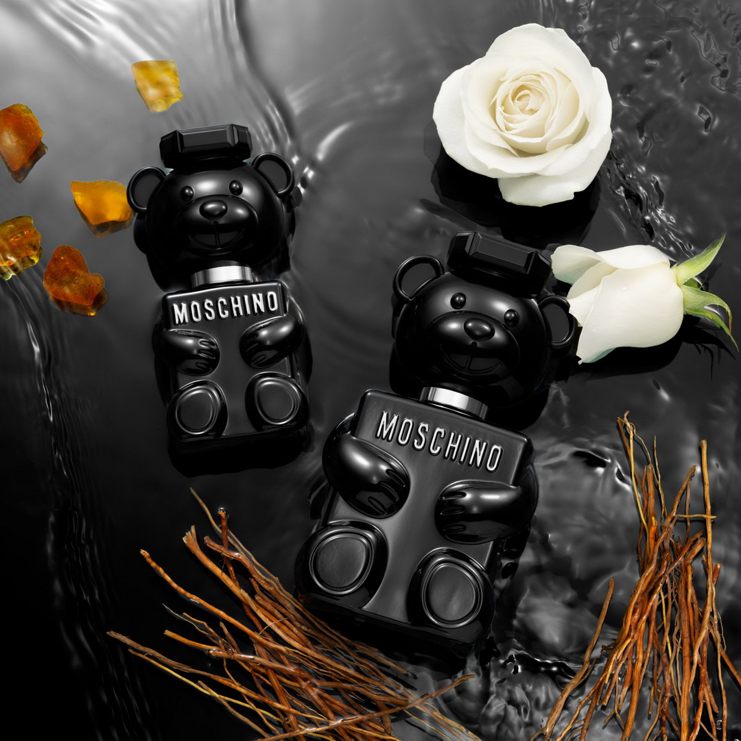 CoqCreative power by ProductionLink s.r.l. Moschino Moschino  Moschino