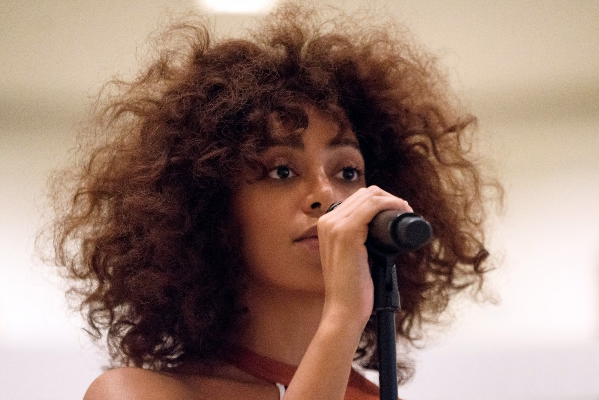 CoqCreative power by ProductionLink s.r.l. Solange-At-The-Guggenheim Solange-At-The-Guggenheim  Solange-At-The-Guggenheim